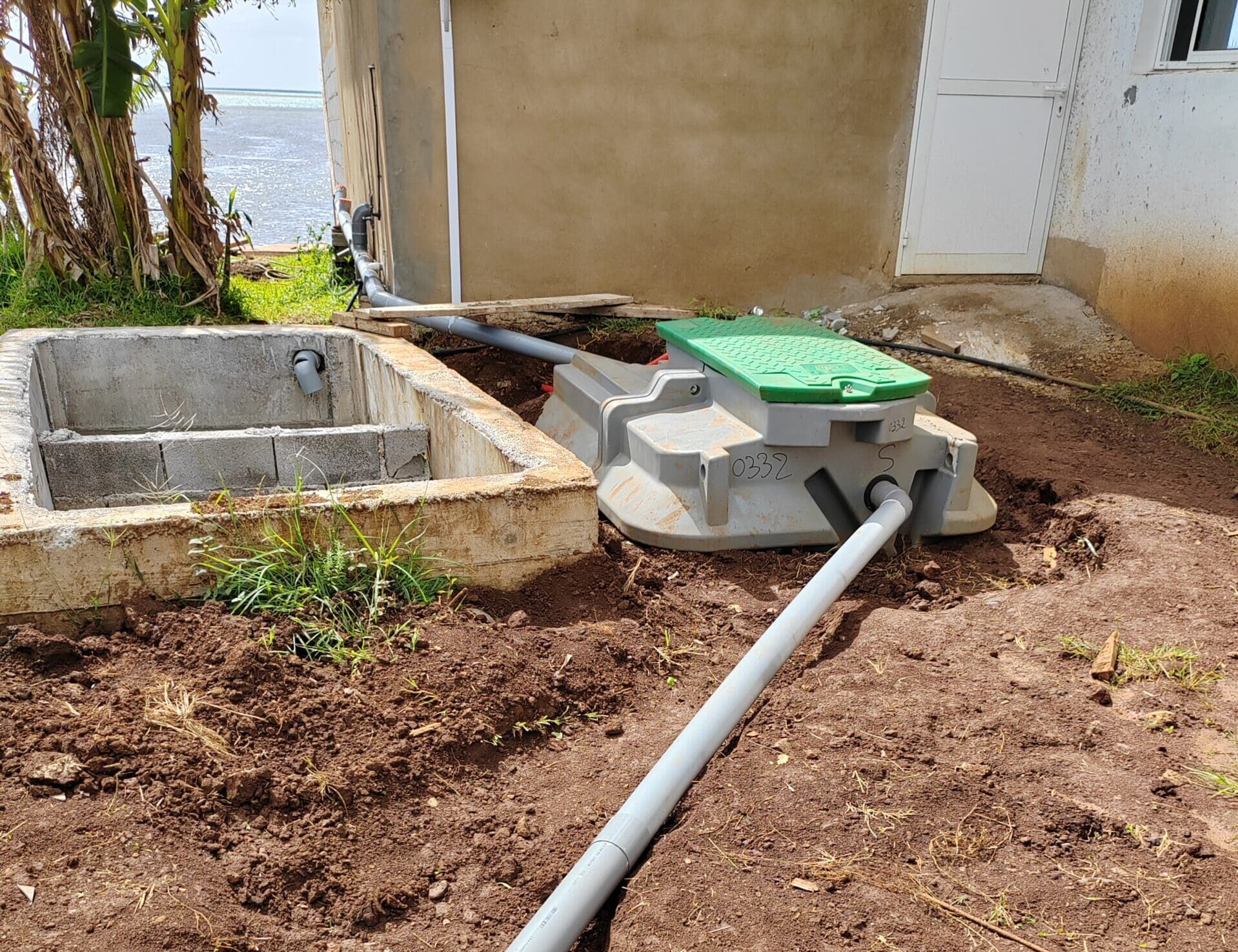 Découvrez l'installation en cours d'une micro station innoclair solutions à Wallis-et-Futuna par notre installateur agréé Joseph Pakhivatau