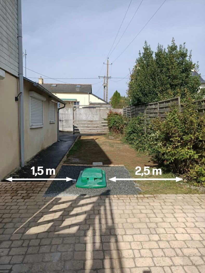 Installation terminée d'une micro station d'épuration innoclair avec un chantier sous contraintes